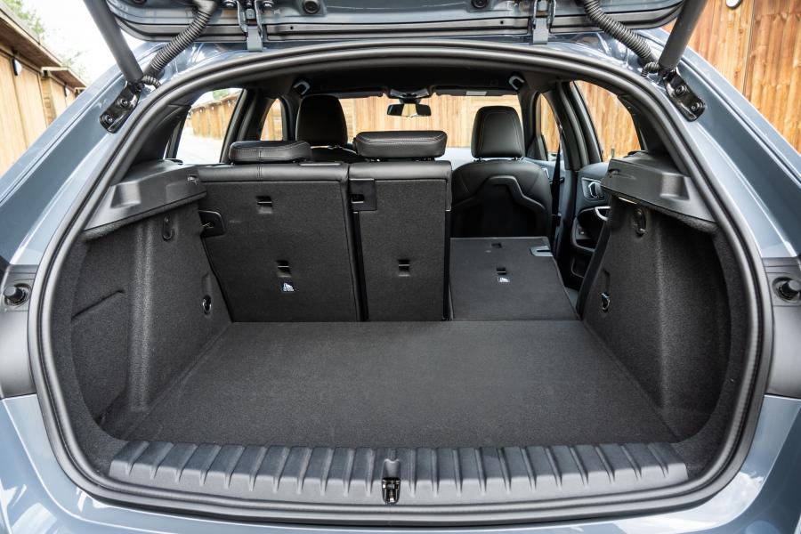 Багажник BMW 118i Luxury Line (F40) 2019 года  (WW) (фото 34 из 40)